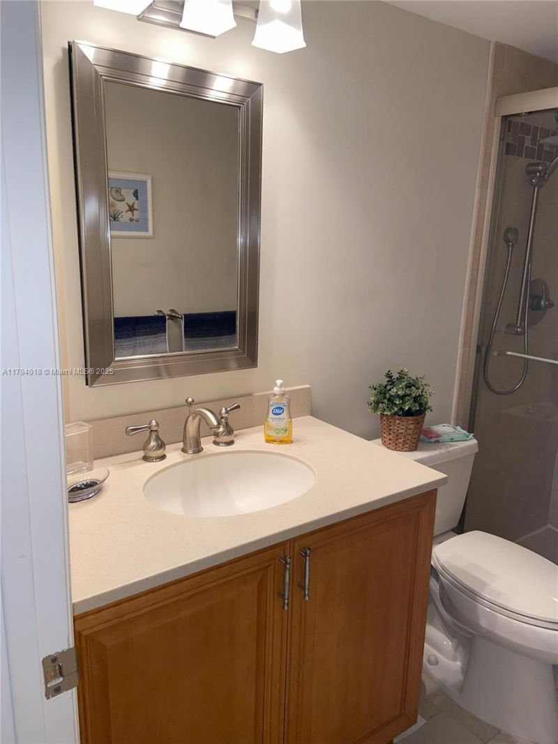 3180 S Ocean Dr, Unit 716, Hallandale Beach, FL 33009 Photo