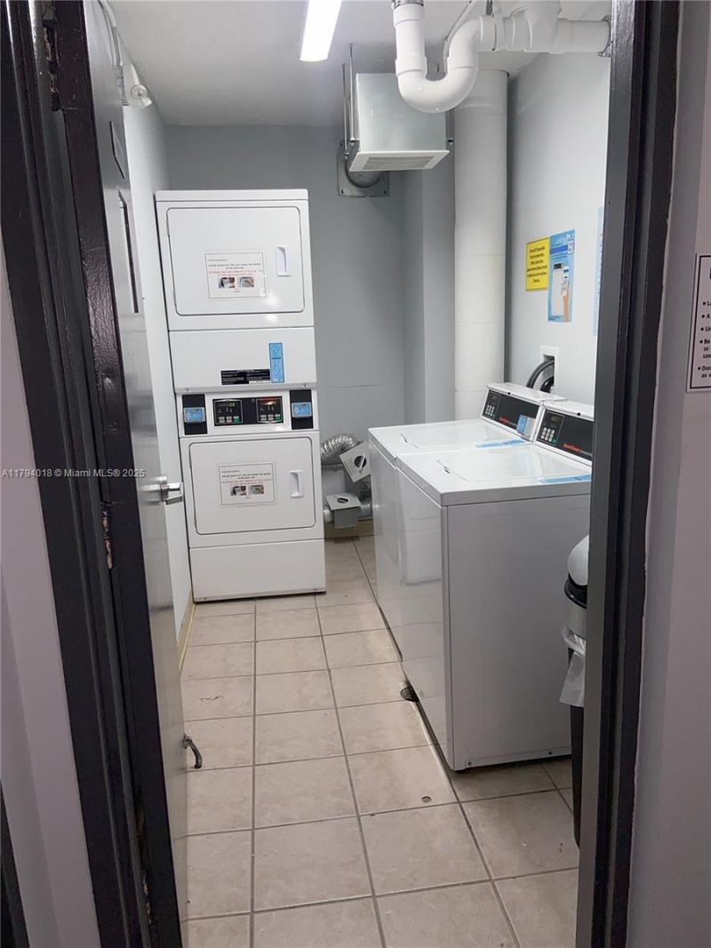 3180 S Ocean Dr, Unit 716, Hallandale Beach, FL 33009 Photo