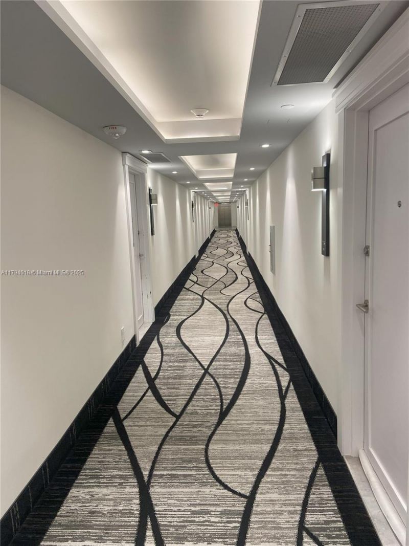 3180 S Ocean Dr, Unit 716, Hallandale Beach, FL 33009 Photo