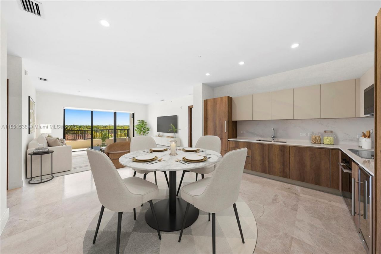 701 Valencia Ave, Unit 404, Coral Gables, FL 33134 Photo