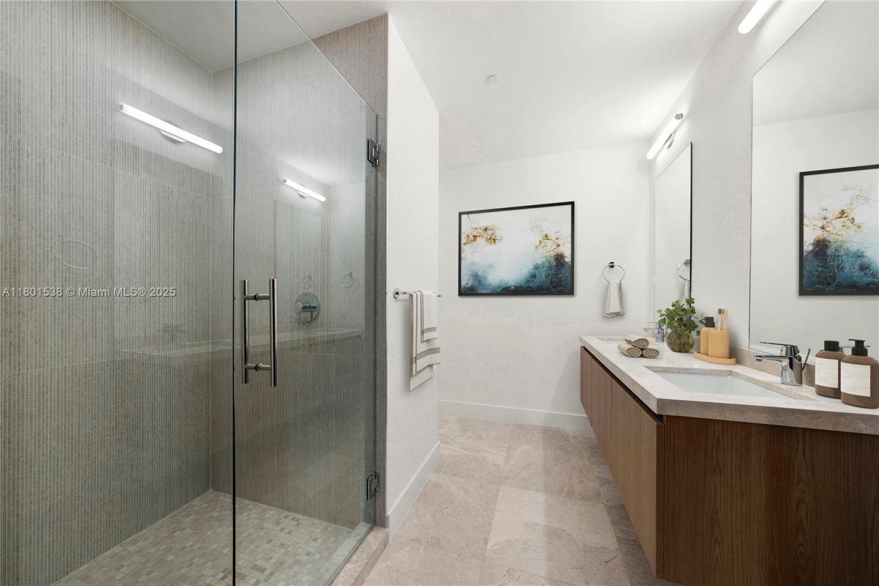 701 Valencia Ave, Unit 404, Coral Gables, FL 33134 Photo