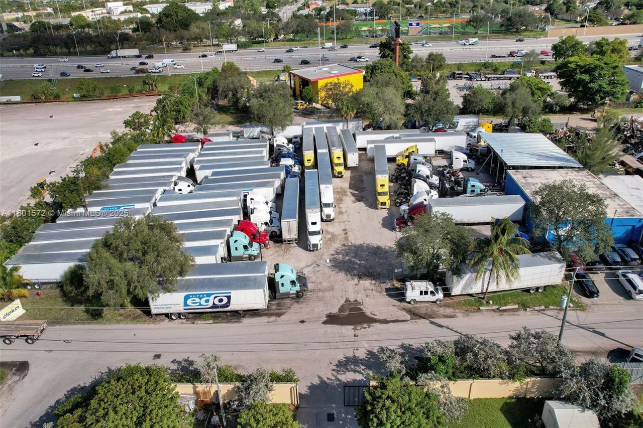 850 NW 12th Ter, Pompano Beach, FL 33069 Photo