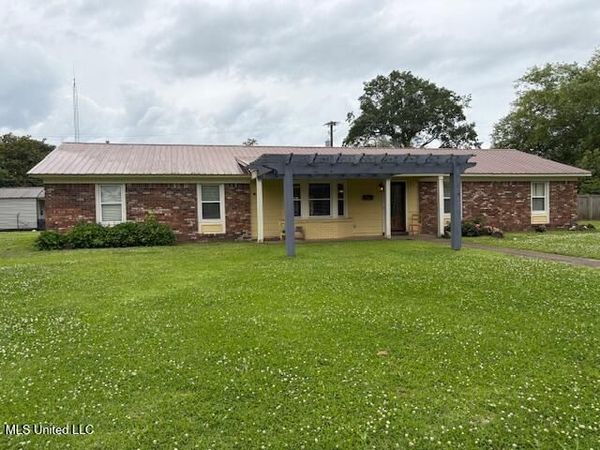 3 Pemberton Circle, Greenwood, MS 38930