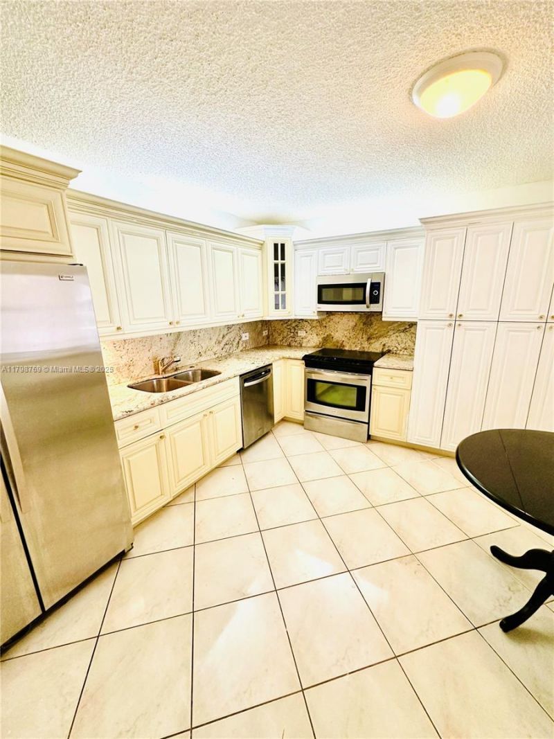 8855 Collins Ave, Unit 7H, Surfside, FL 33154 Photo