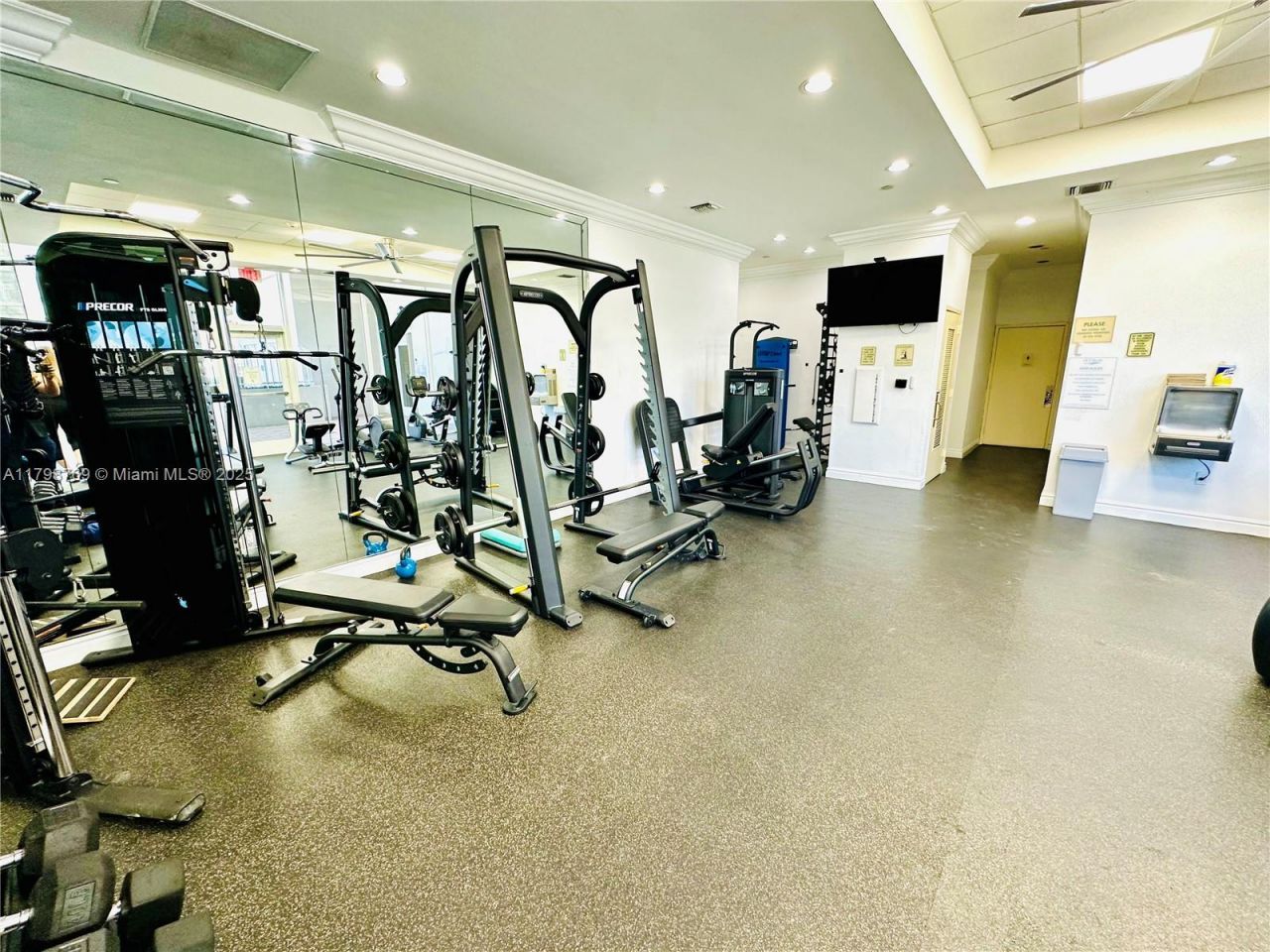 8855 Collins Ave, Unit 7H, Surfside, FL 33154 Photo