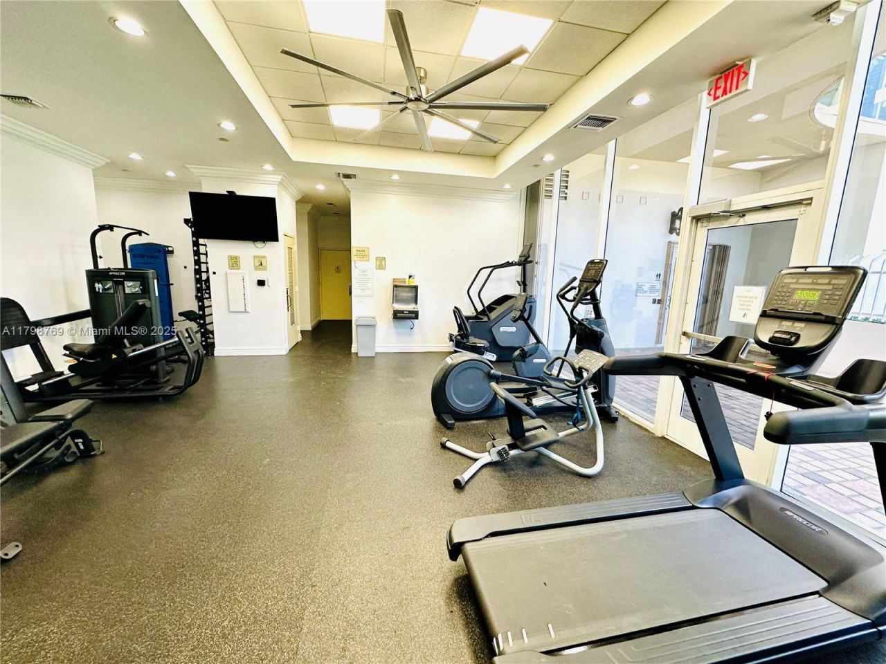 8855 Collins Ave, Unit 7H, Surfside, FL 33154 Photo