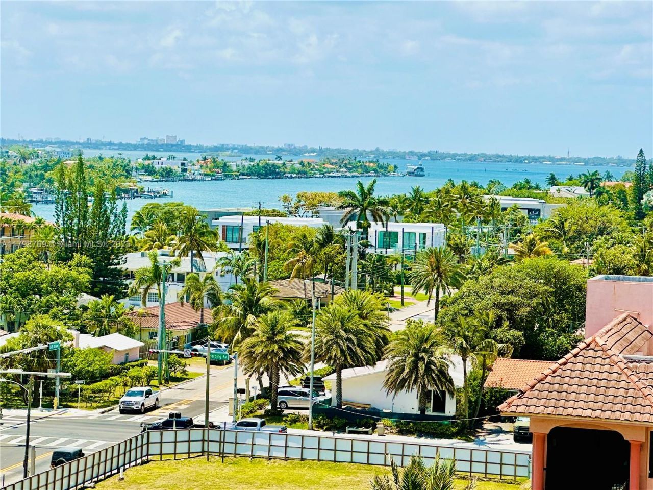 8855 Collins Ave, Unit 7H, Surfside, FL 33154 Photo