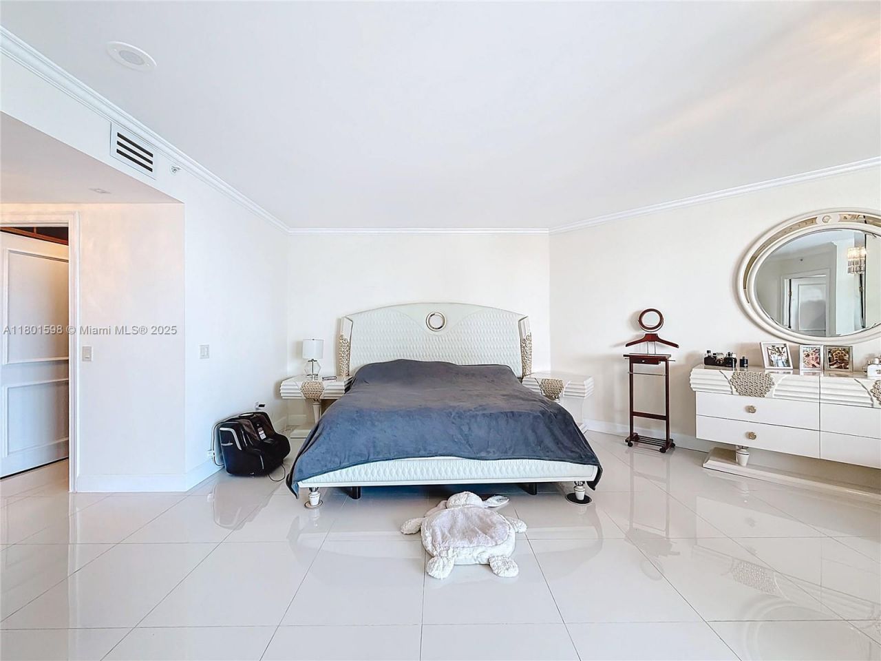 3370 Hidden Bay Dr, Unit 2813, Aventura, FL 33180 Photo