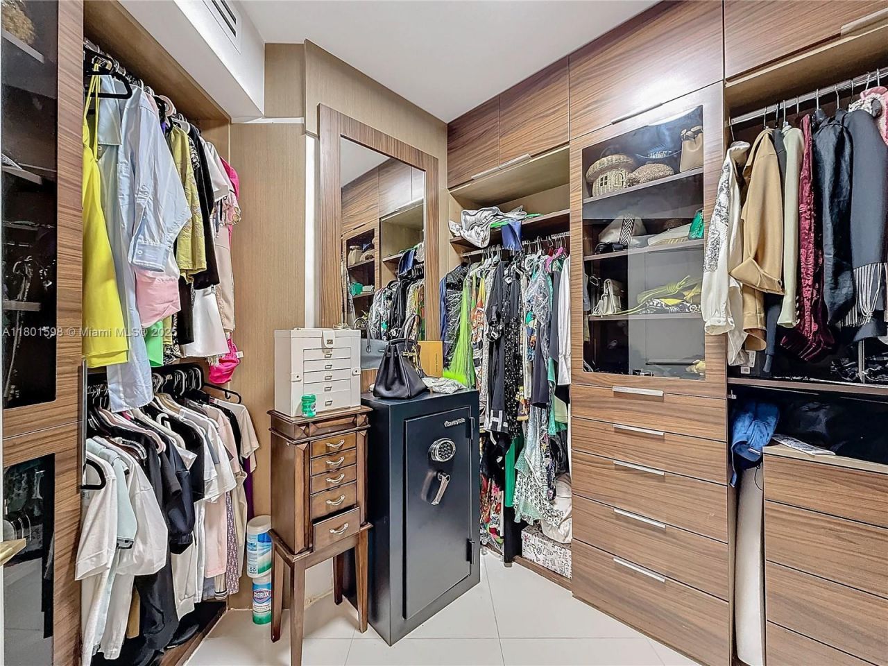 3370 Hidden Bay Dr, Unit 2813, Aventura, FL 33180 Photo