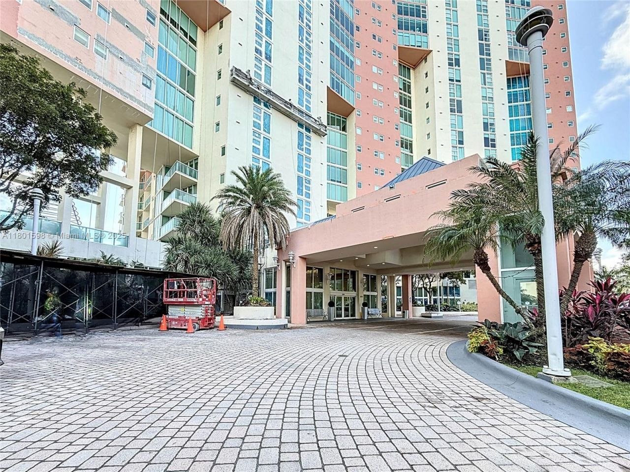 3370 Hidden Bay Dr, Unit 2813, Aventura, FL 33180 Photo