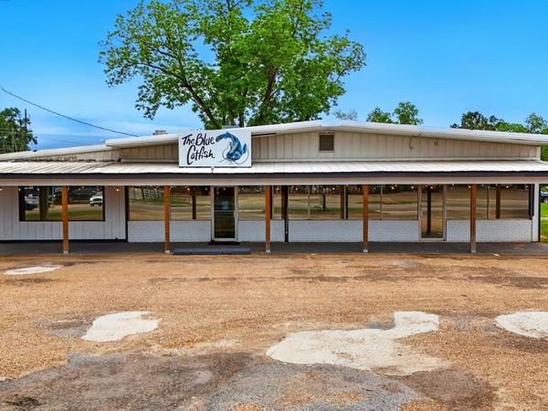 1113 S Main Street, Poplarville, MS 39470