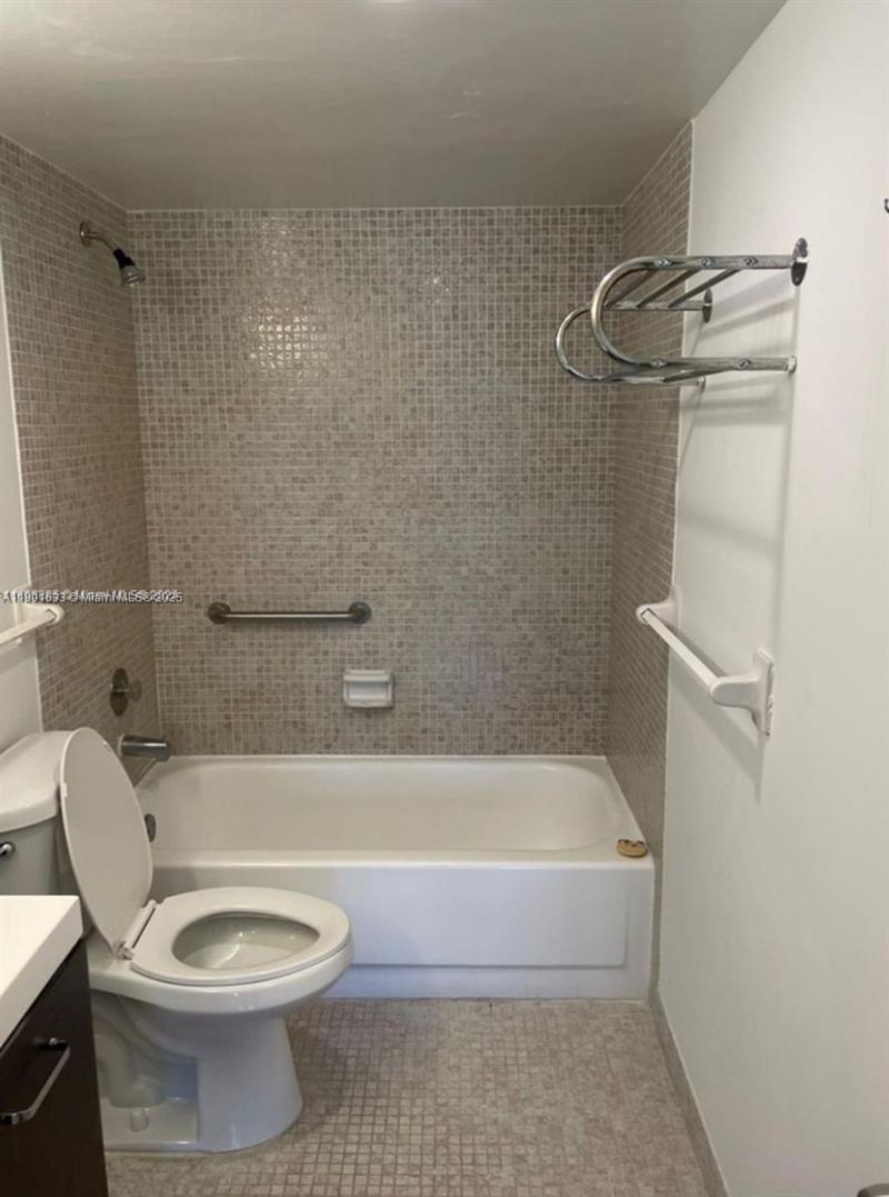 4164 Inverrary Dr, Unit 301, Lauderhill, FL 33319 Photo