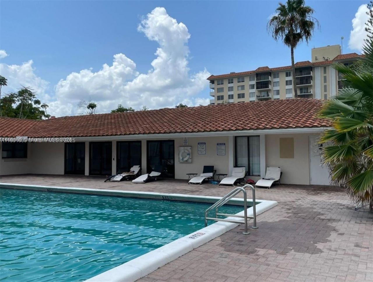 4164 Inverrary Dr, Unit 301, Lauderhill, FL 33319 Photo