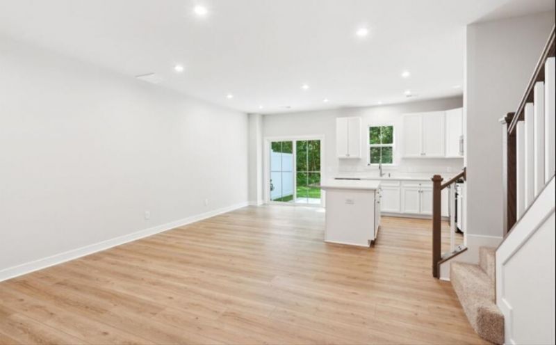 1052 Crescent Cove Lane Photo 6