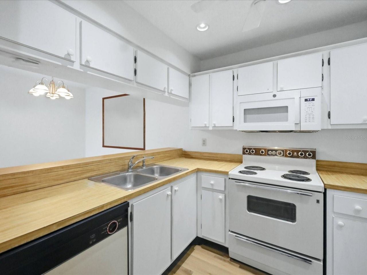 3269 Beneva Road, Unit 203, Sarasota, FL 34232 Photo