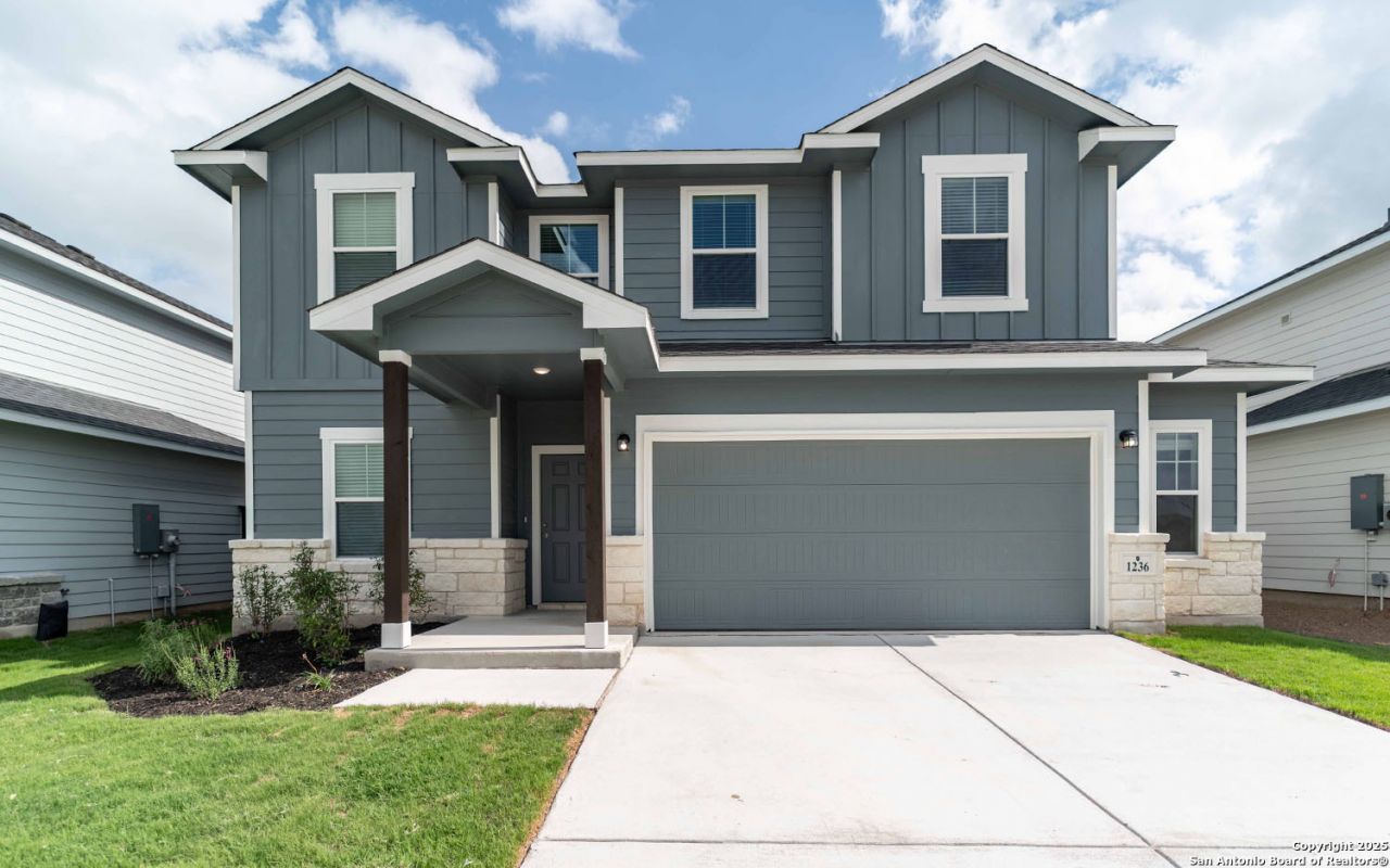 1236 Sweden, Seguin, TX 78155 Main Photo