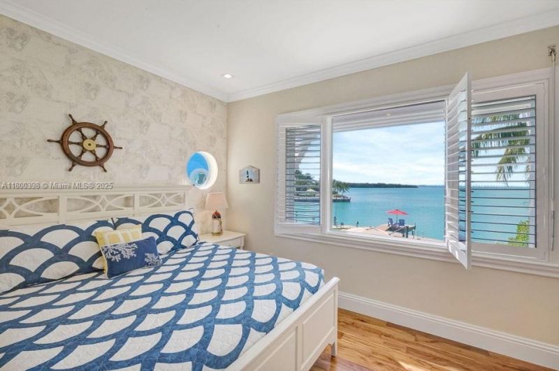 162 Bayview Dr, Islamorada, FL 33036 Photo