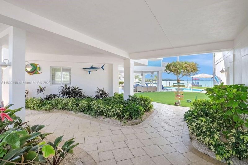 162 Bayview Dr, Islamorada, FL 33036 Photo