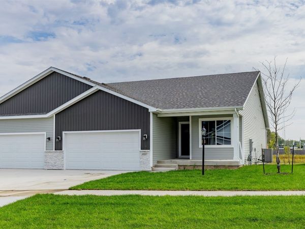 6557 NE 11th Court, Des Moines, IA 50313