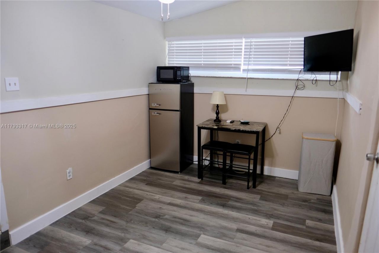 7000 SW 10th St, Pembroke Pines, FL 33023 Photo