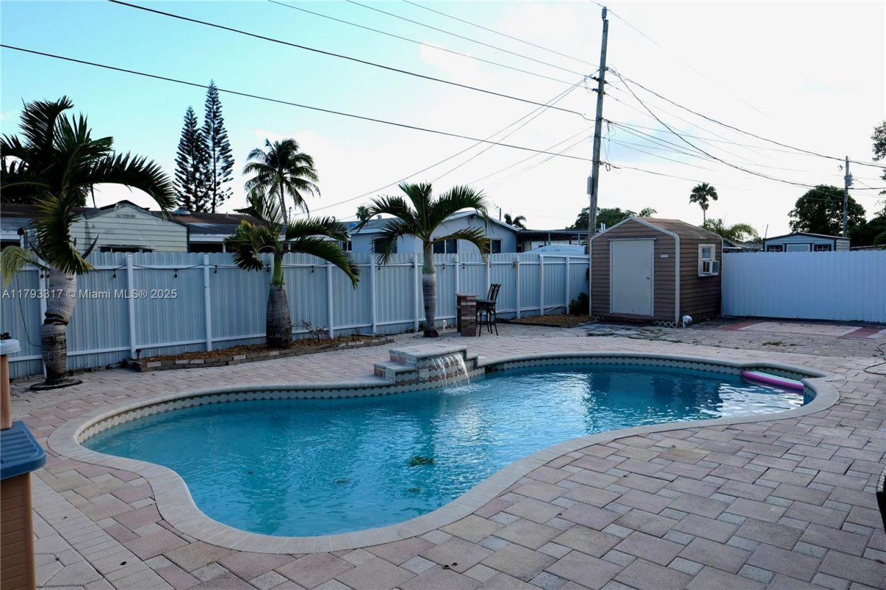 7000 SW 10th St, Pembroke Pines, FL 33023 Photo