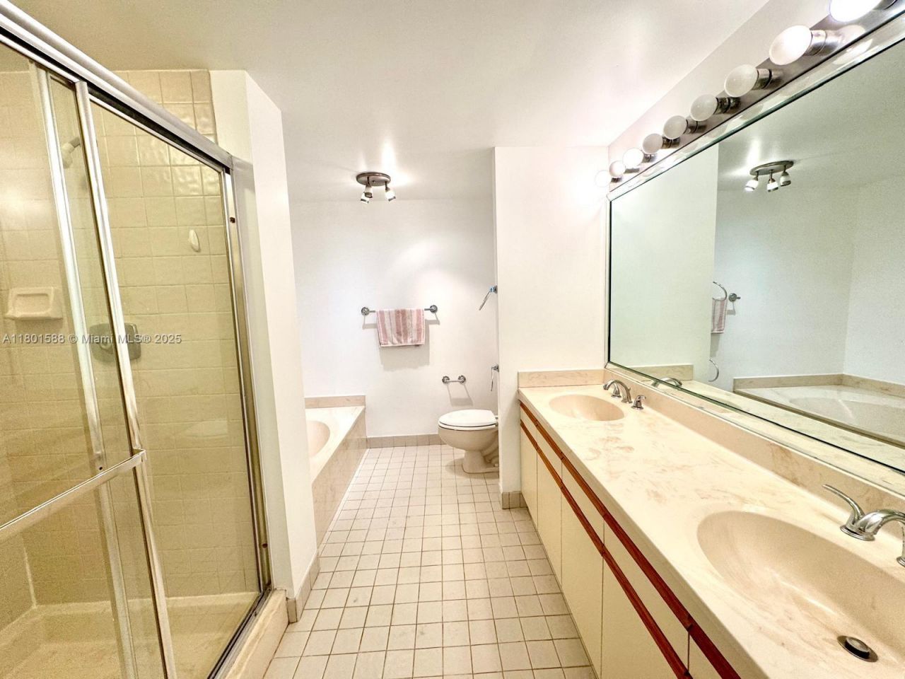 3610 Yacht Club Dr, Unit 810, Aventura, FL 33180 Photo