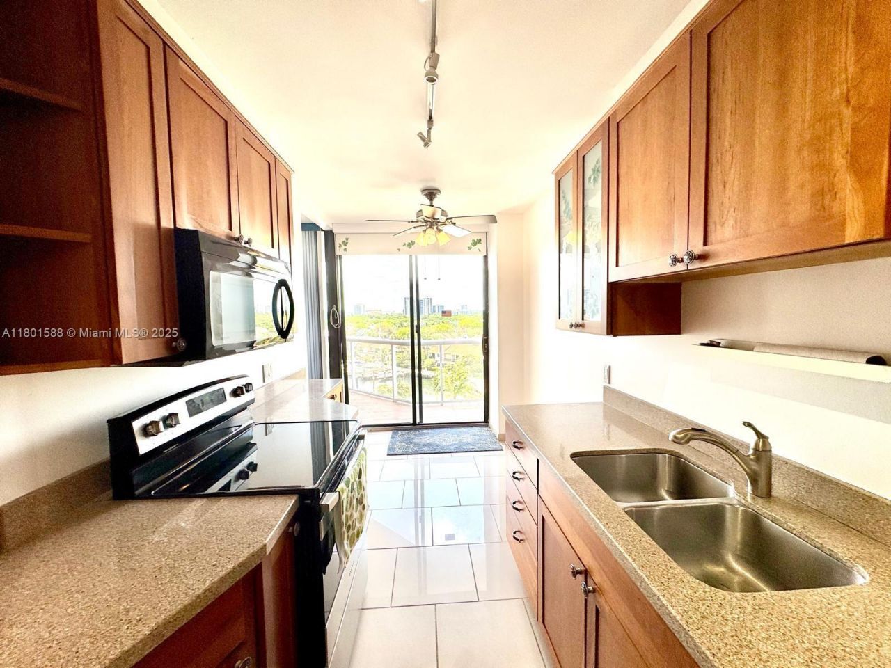 3610 Yacht Club Dr, Unit 810, Aventura, FL 33180 Photo