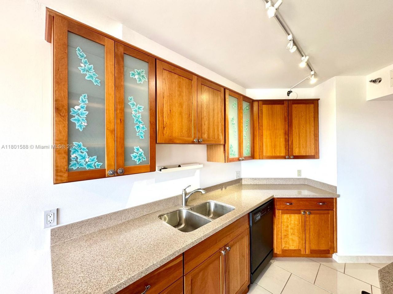 3610 Yacht Club Dr, Unit 810, Aventura, FL 33180 Photo