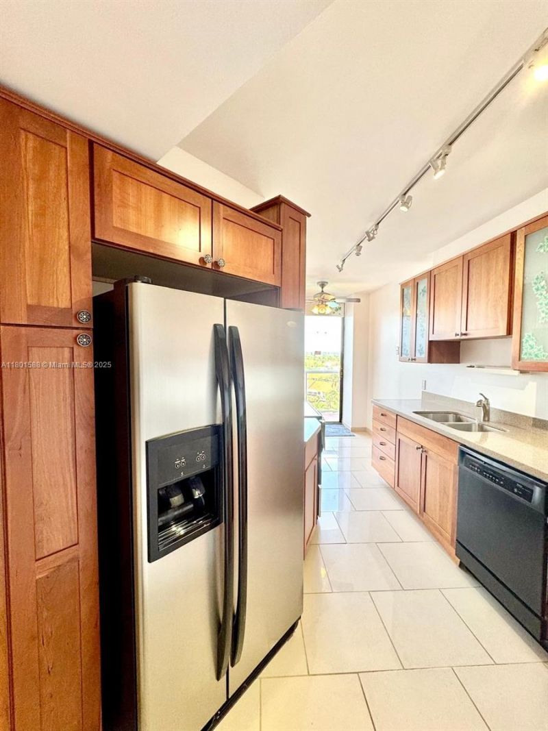 3610 Yacht Club Dr, Unit 810, Aventura, FL 33180 Photo