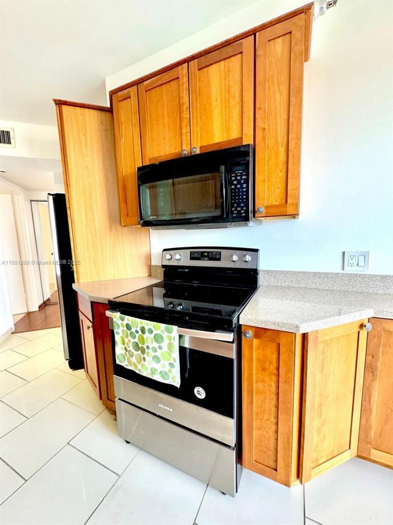 3610 Yacht Club Dr, Unit 810, Aventura, FL 33180 Photo