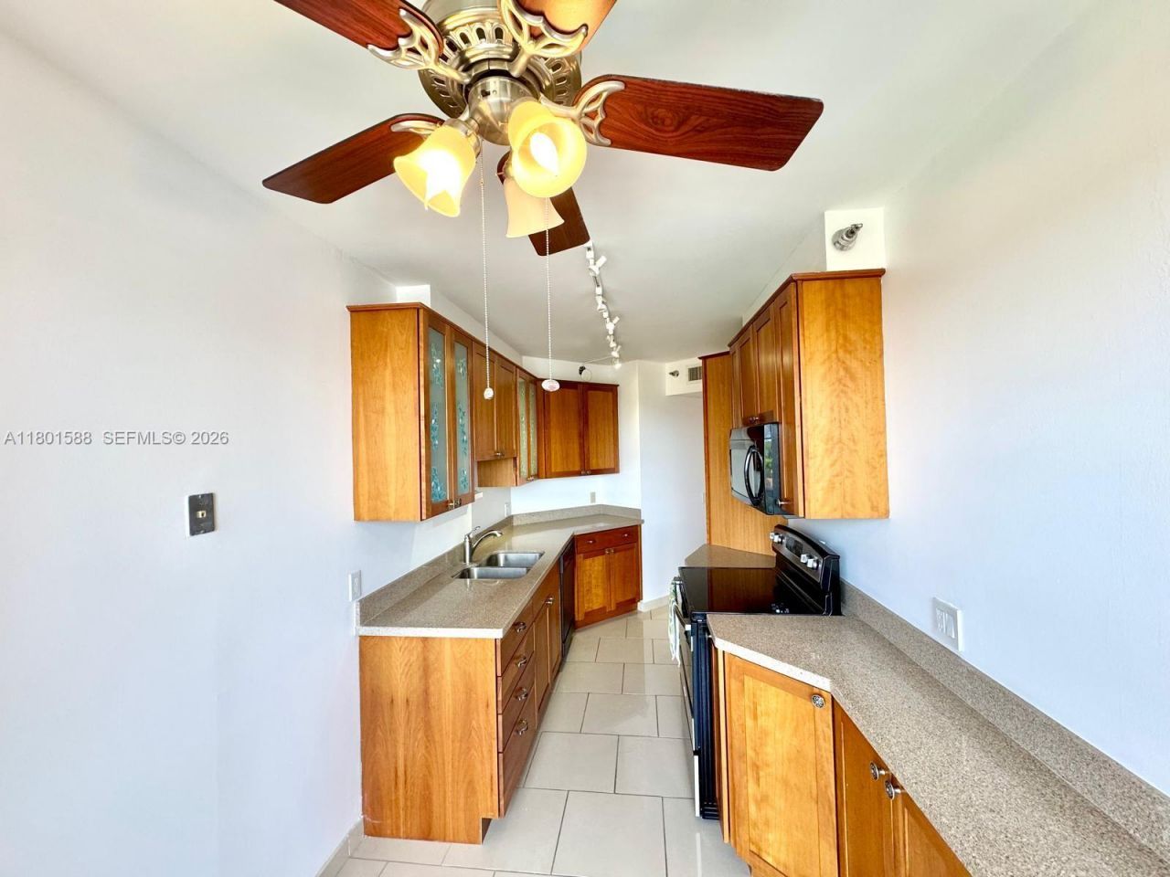 3610 Yacht Club Dr, Unit 810, Aventura, FL 33180 Photo