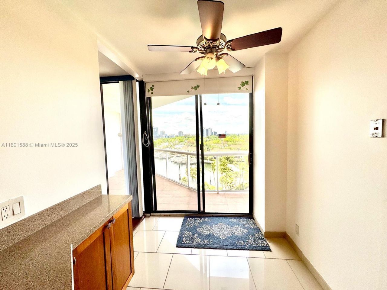 3610 Yacht Club Dr, Unit 810, Aventura, FL 33180 Photo