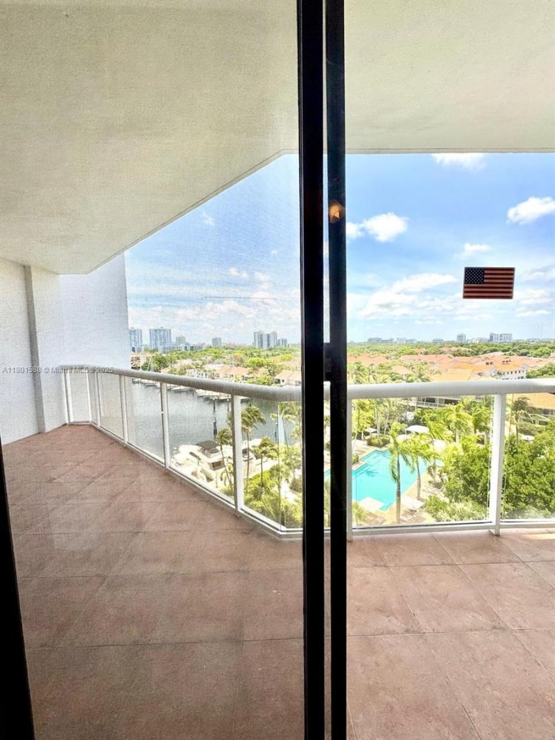 3610 Yacht Club Dr, Unit 810, Aventura, FL 33180 Photo