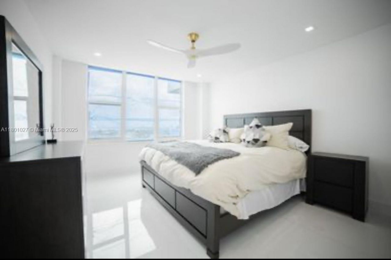5600 Collins Ave, Unit 14K, Miami Beach, FL 33140 Photo