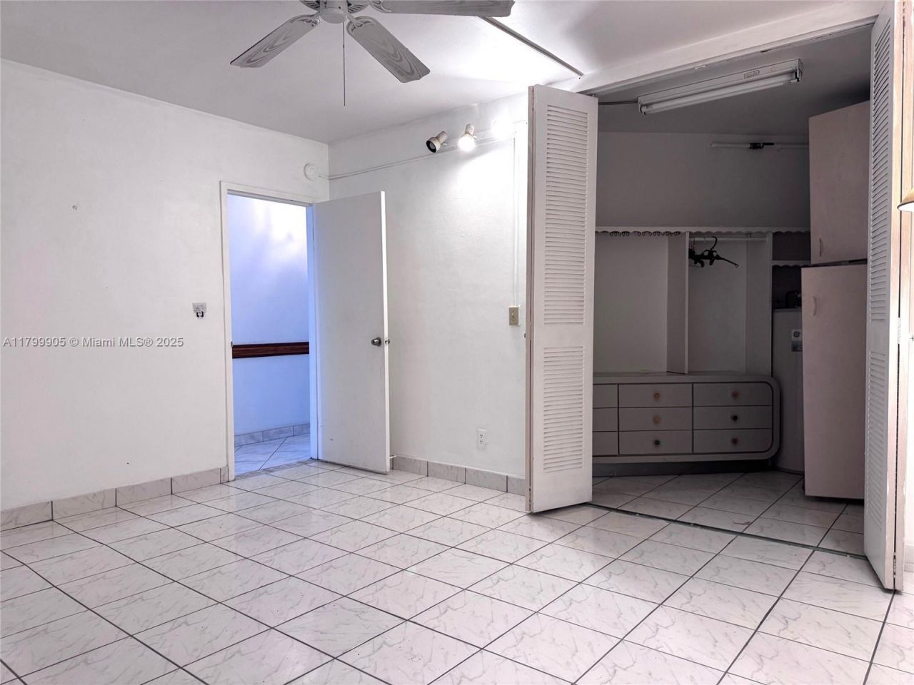 1936 S Ocean Dr, Unit 8D, Hallandale Beach, FL 33009 Photo