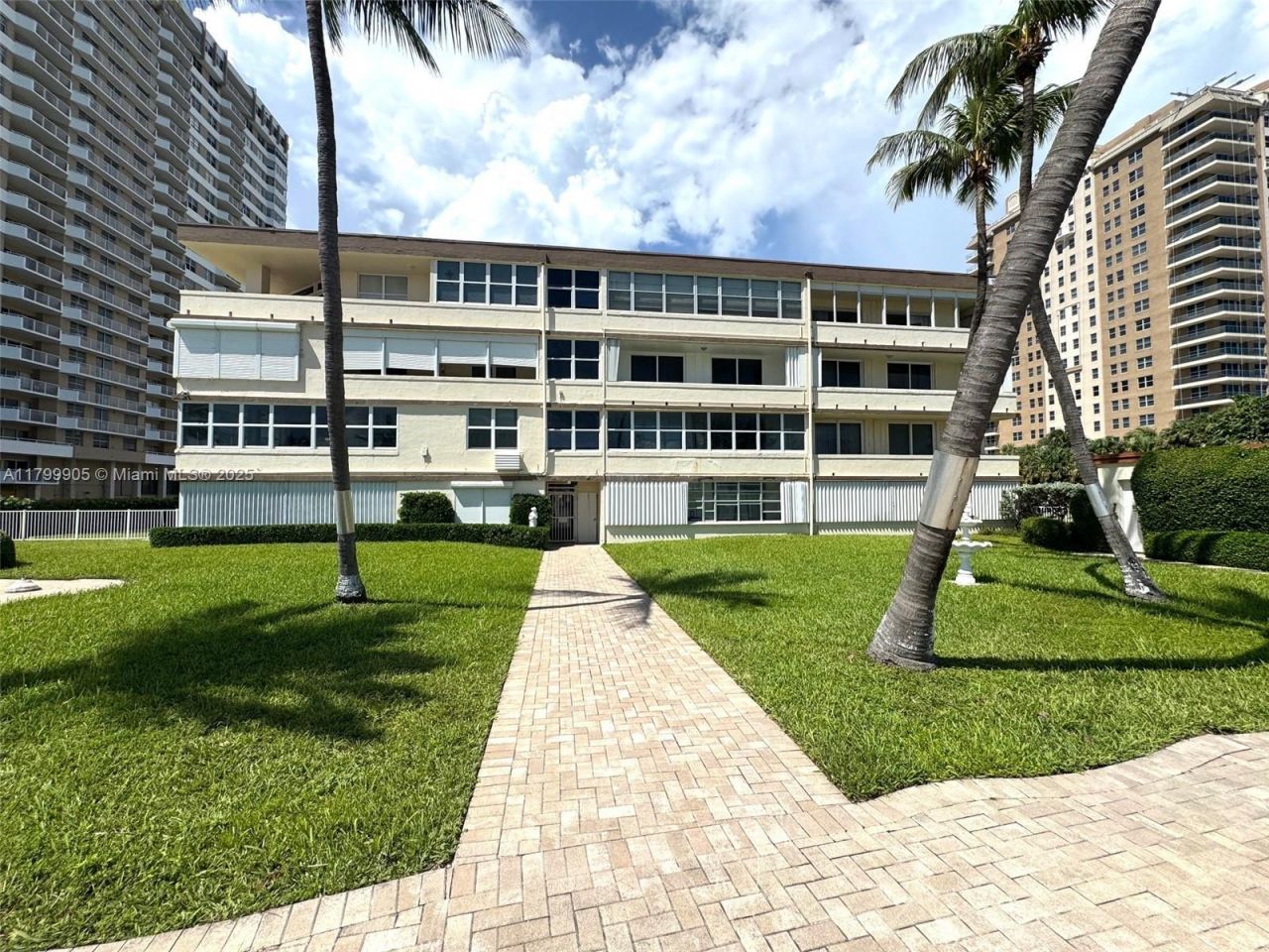 1936 S Ocean Dr, Unit 8D, Hallandale Beach, FL 33009 Photo