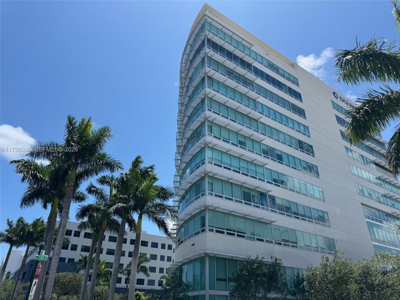 20900 NE 30th Ave, Unit 503 + assi, Aventura, FL 33180 Photo