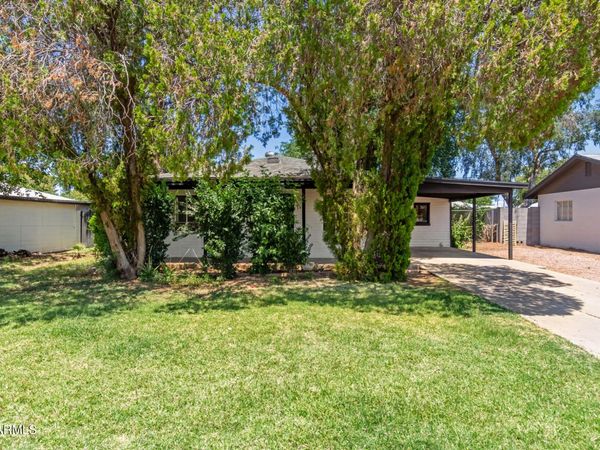3526 E CHEERY LYNN Road, Phoenix, AZ 85018