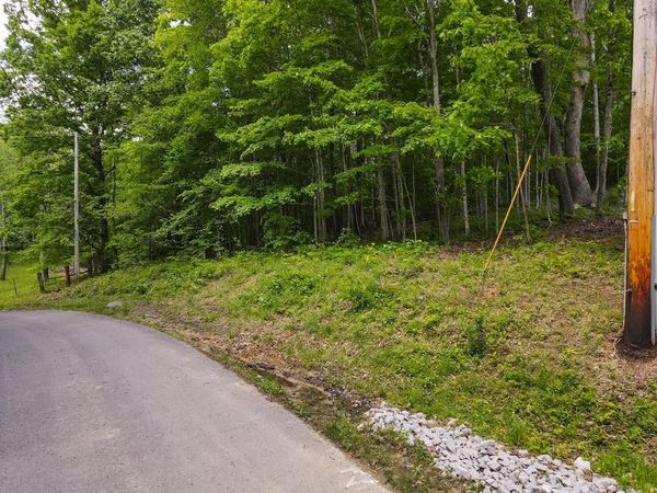 5757 Emerald Rd, Cookeville, TN 38501