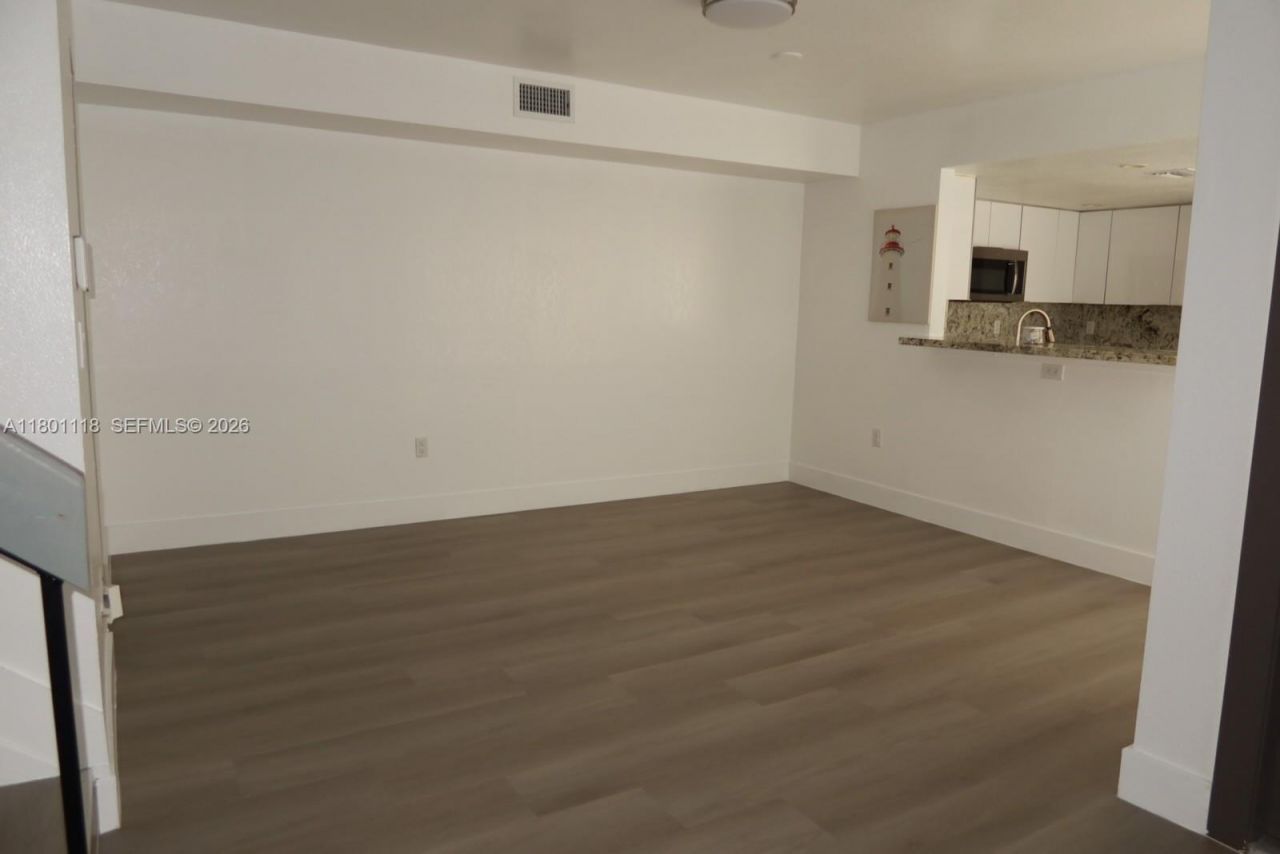 8098 NW 99th Ter, Hialeah Gardens, FL 33016 Photo