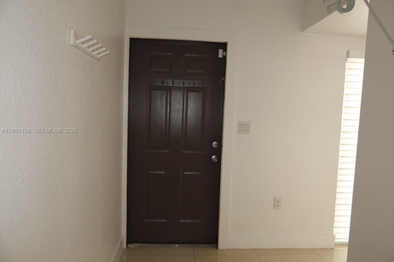 8098 NW 99th Ter, Hialeah Gardens, FL 33016 Photo