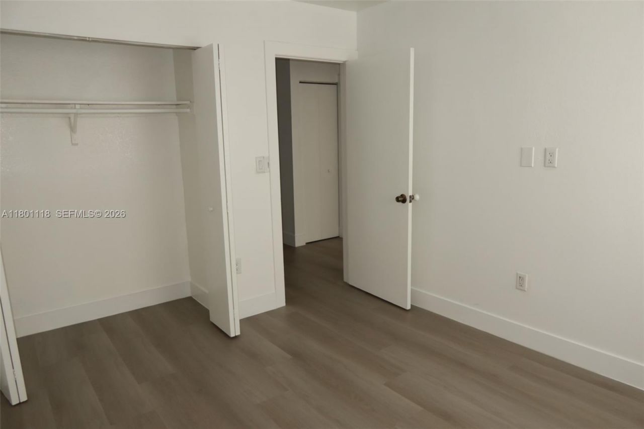 8098 NW 99th Ter, Hialeah Gardens, FL 33016 Photo