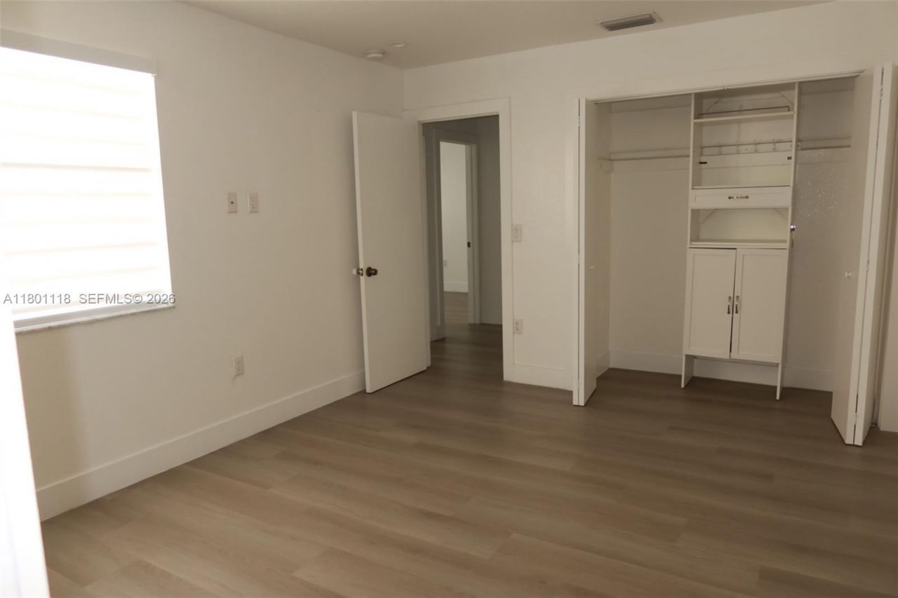 8098 NW 99th Ter, Hialeah Gardens, FL 33016 Photo