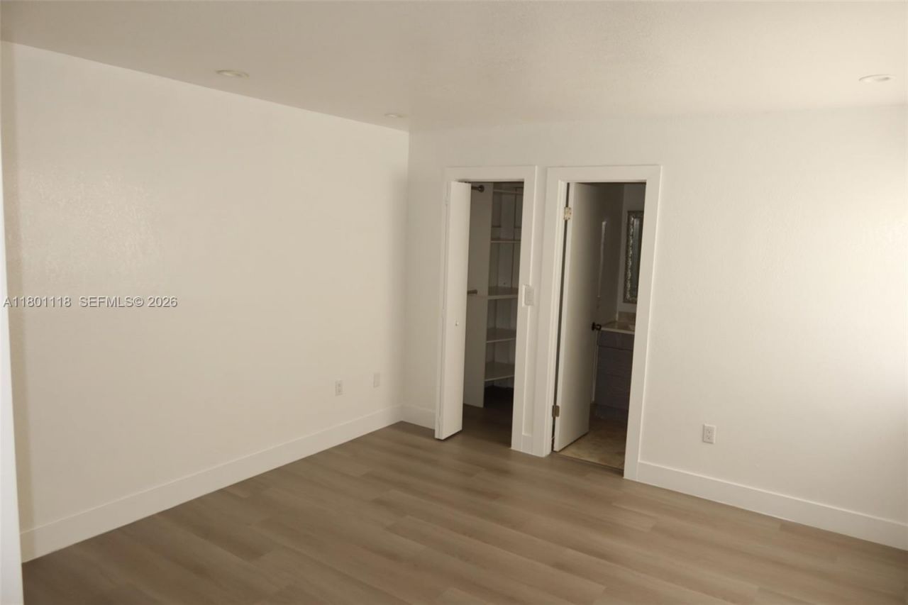 8098 NW 99th Ter, Hialeah Gardens, FL 33016 Photo