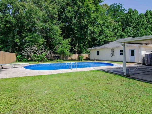 6647 Maple St, Zachary, LA 70791