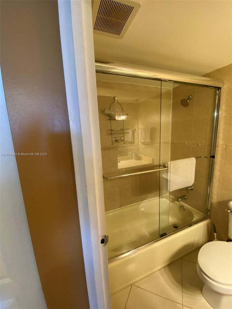 3180 S Ocean Dr, Unit 403, Hallandale Beach, FL 33009 Photo