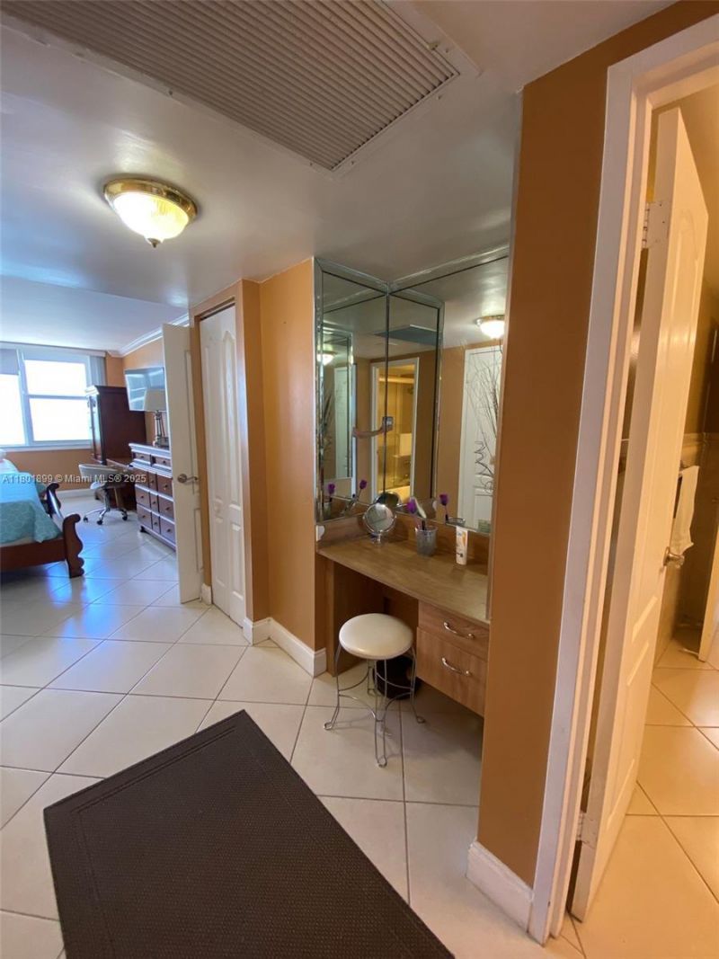 3180 S Ocean Dr, Unit 403, Hallandale Beach, FL 33009 Photo