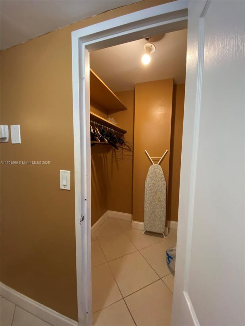 3180 S Ocean Dr, Unit 403, Hallandale Beach, FL 33009 Photo