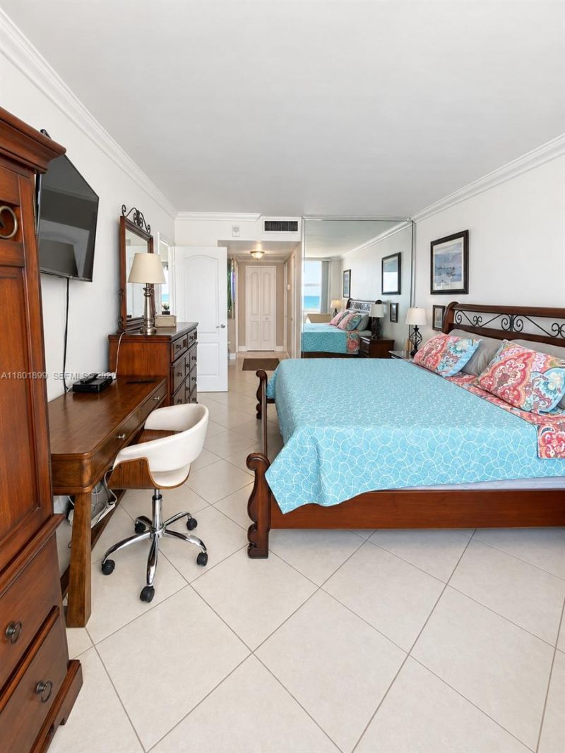 3180 S Ocean Dr, Unit 403, Hallandale Beach, FL 33009 Photo