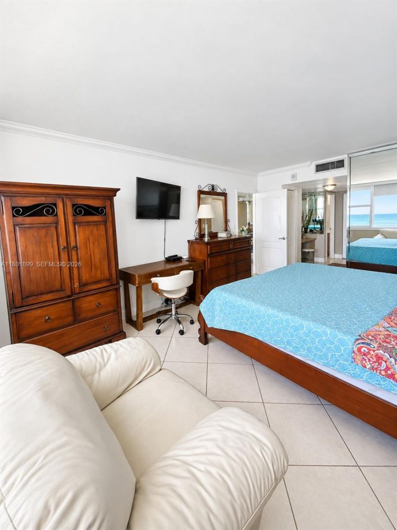3180 S Ocean Dr, Unit 403, Hallandale Beach, FL 33009 Photo